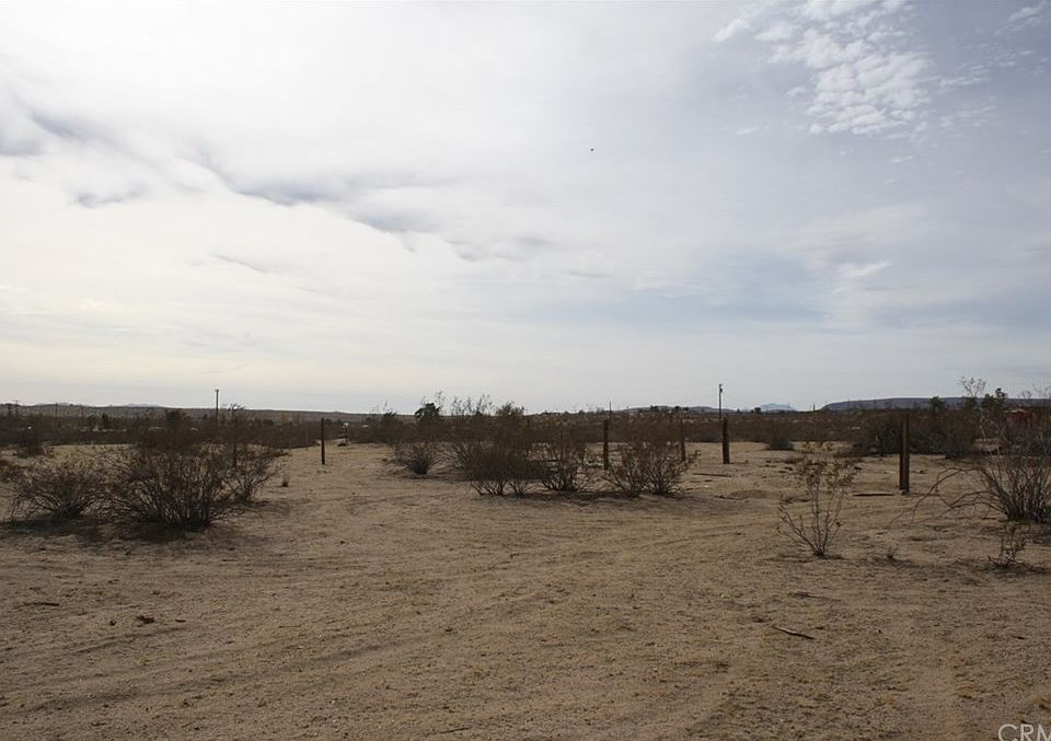2nd image of 57625 Emerald Way