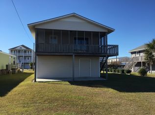3060 3rd St, Surf City, NC 28445