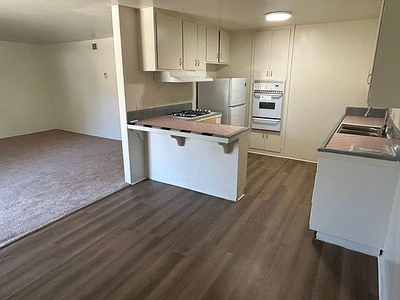 5th image of 2950 Clairemont Dr #9