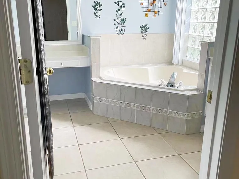 1726 Tealbriar Ave — Photo 5