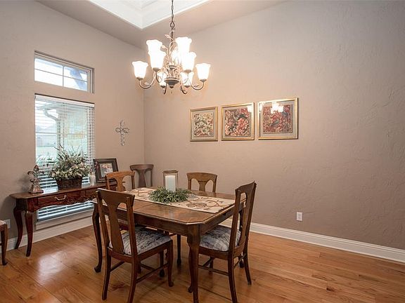 3rd image of 105 Running Creek Ct