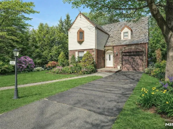 1280 Sussex Rd, Teaneck, NJ 07666