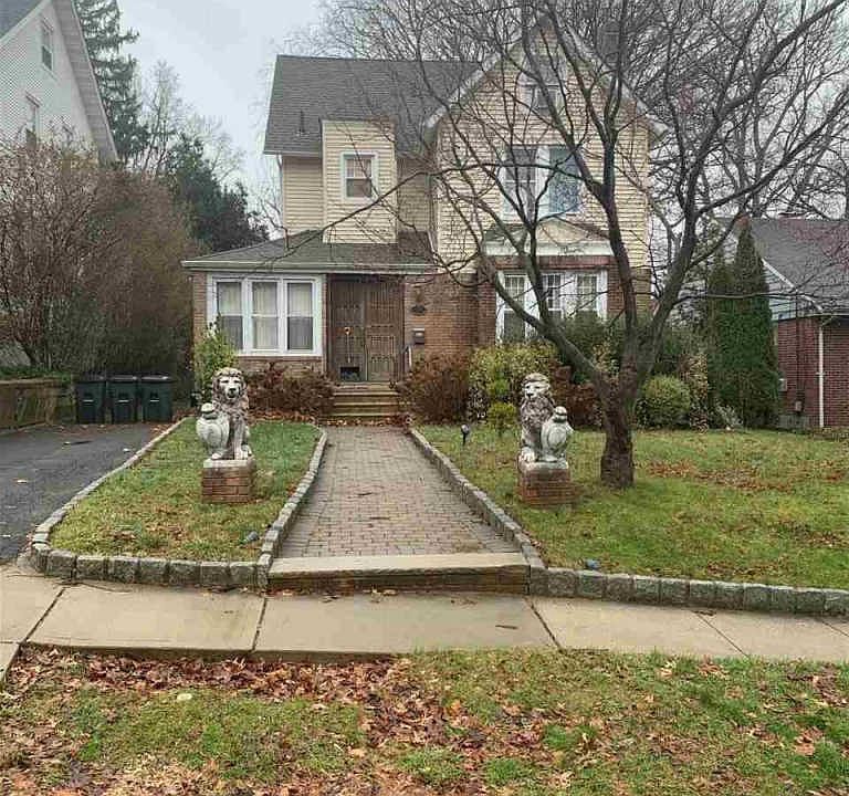 1st image of 124 Christie St