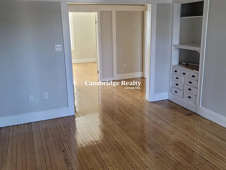 8 Farrington Ave #3T — Photo 9