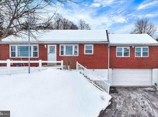 194 Spanglers Mill Rd, New Cumberland, PA 17070