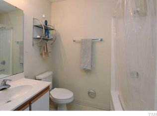 303 Smith Level Rd APT B32, Chapel Hill, NC 27516