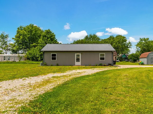 305 N Morris Ave, Clark, MO 65243