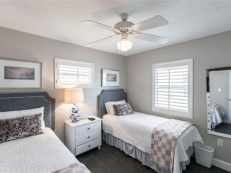 6020 Midnight Pass Rd #31 — Photo 11