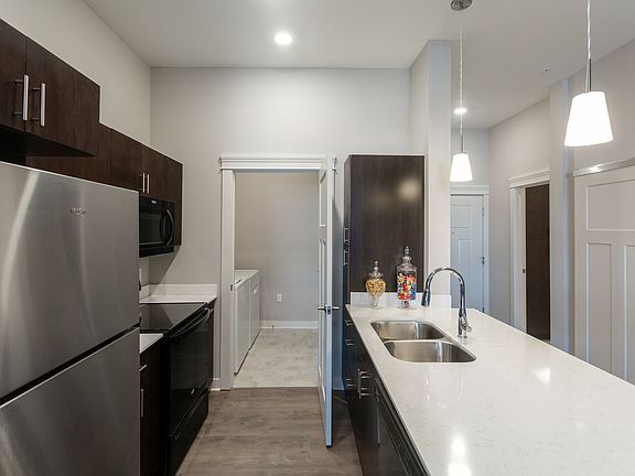 4th image of 591 Monon Blvd #452