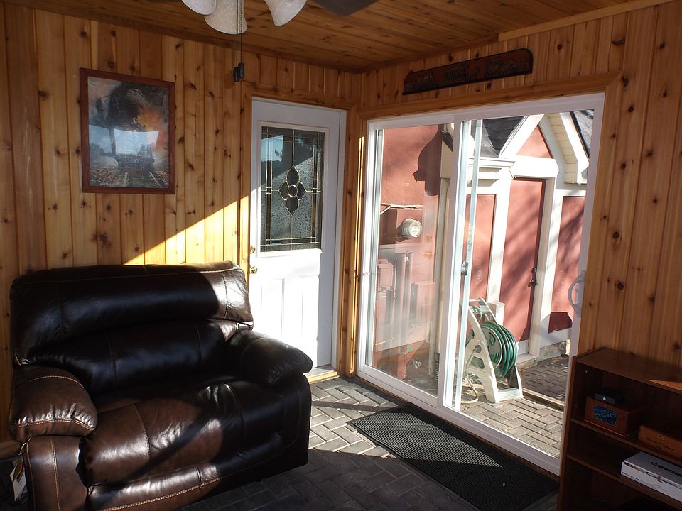 2nd image of 3757 Meadowbrooke Cir