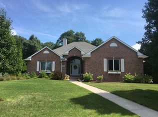 446 Fairway Cir, Edgerton, WI 53534