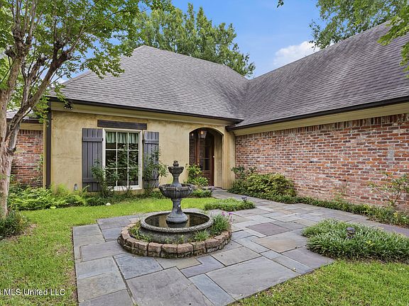 3rd image of 12 Waterford Pl