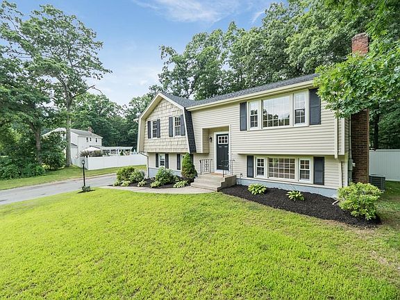 4th image of 23 Ticonderoga Ln
