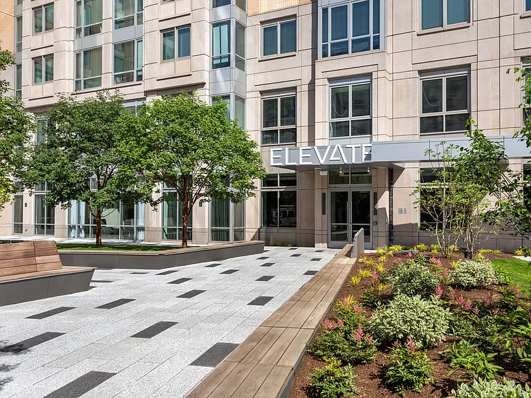 Located in East Cambridge, Elevate offers modern apartments with unmatched access to the best neighborhoods in Boston and Cambridge