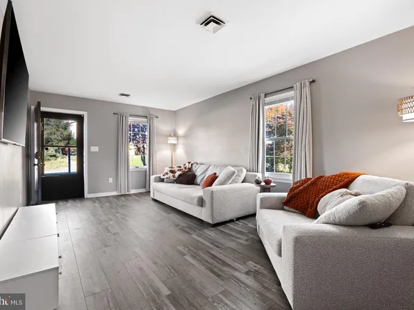 128 Minnich Rd, Chambersburg, PA 17201