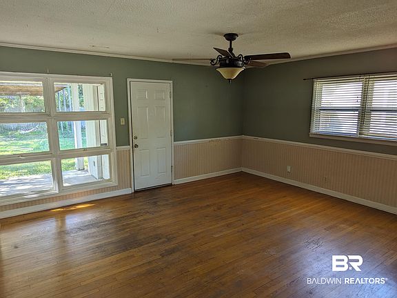 5th image of 606 Louise Dr W