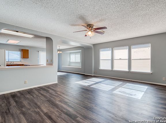 5th image of 8226 Meadow Horn Dr