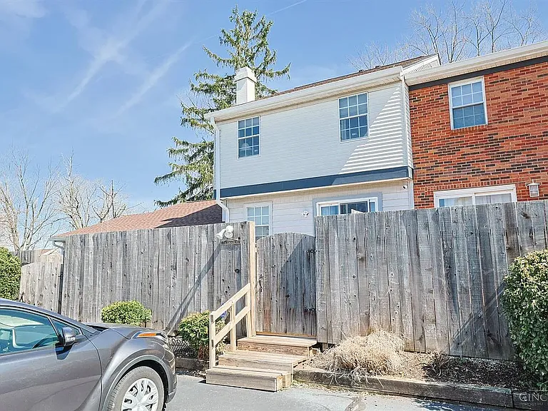 7519 Kingsgate Way — Photo 24