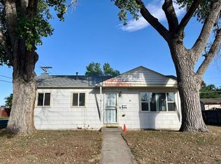 990 Newark St, Aurora, CO 80010