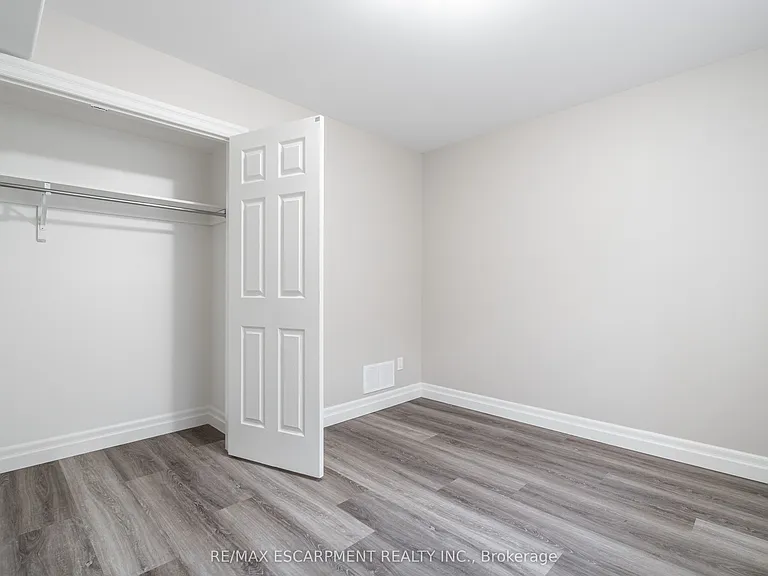 38 Viewpoint Ave #2 — Photo 8