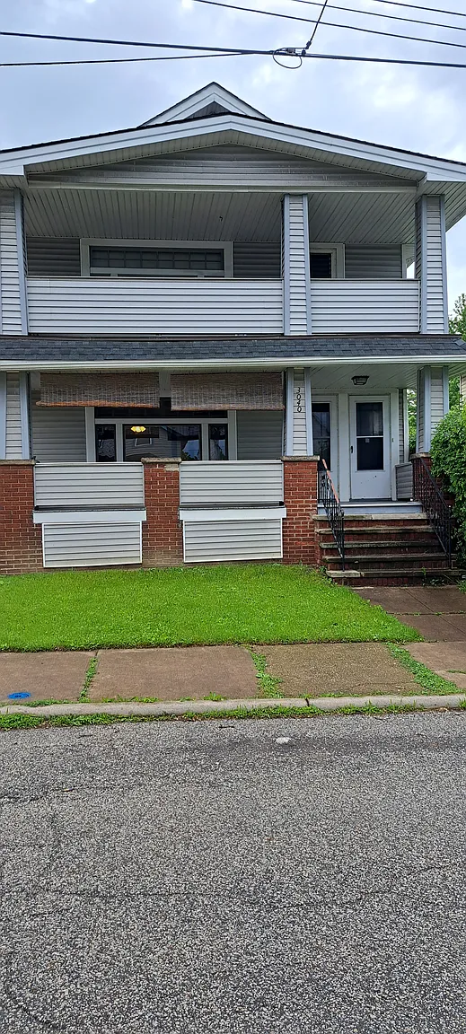 3040 W 105th St photo 1