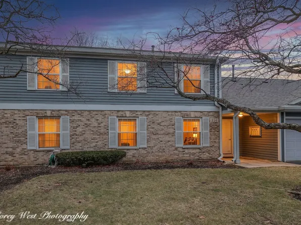 356 Woodview Cir APT A, Elgin, IL 60120