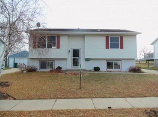 1822 48th St NW, Rochester, MN 55901