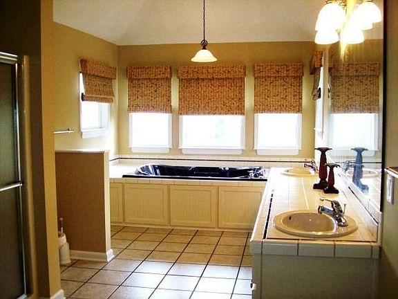 5th image of 61 Lake Vista Ln
