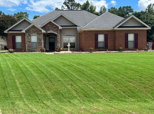 285 Woodford Dr, Millbrook, AL 36054