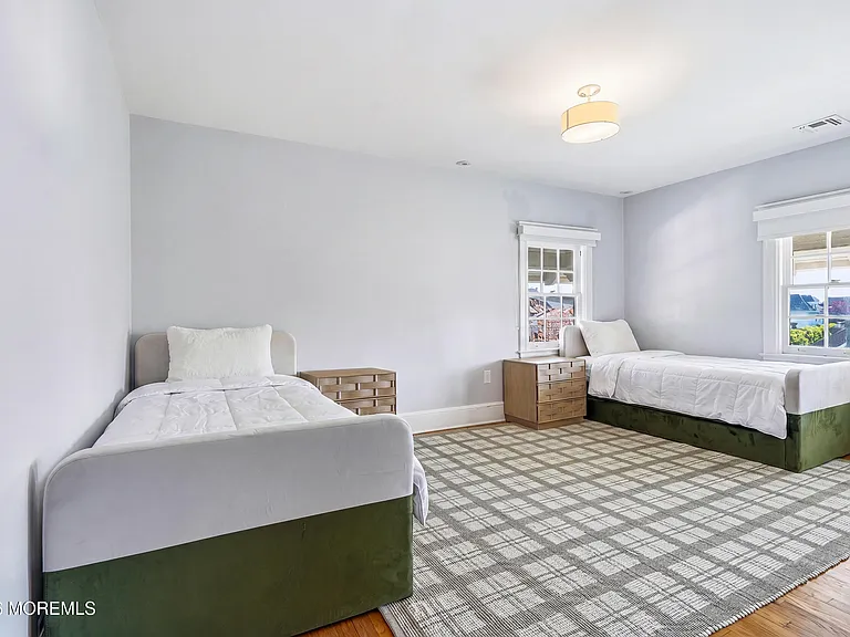 125 Cedar Ave — Photo 63