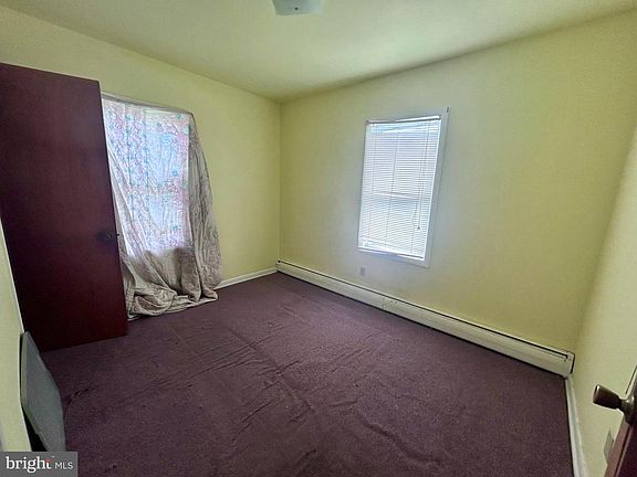 5th image of 209 Branch St