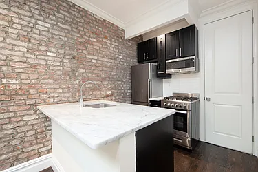 Rented by R New York