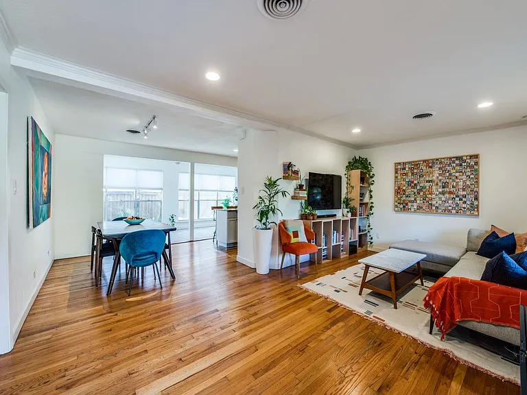 102 Wellesley Blvd — Photo 22