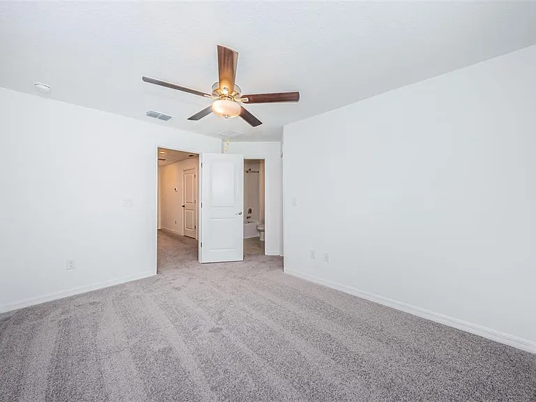 8327 Crescent Oaks Dr — Photo 35