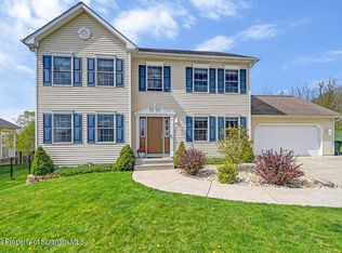 1511 Kozy Dr, Scranton, PA 18504