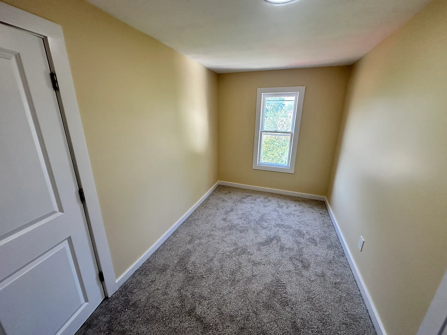 3 bed, 1200 sqft, $1,800 — Photo 3