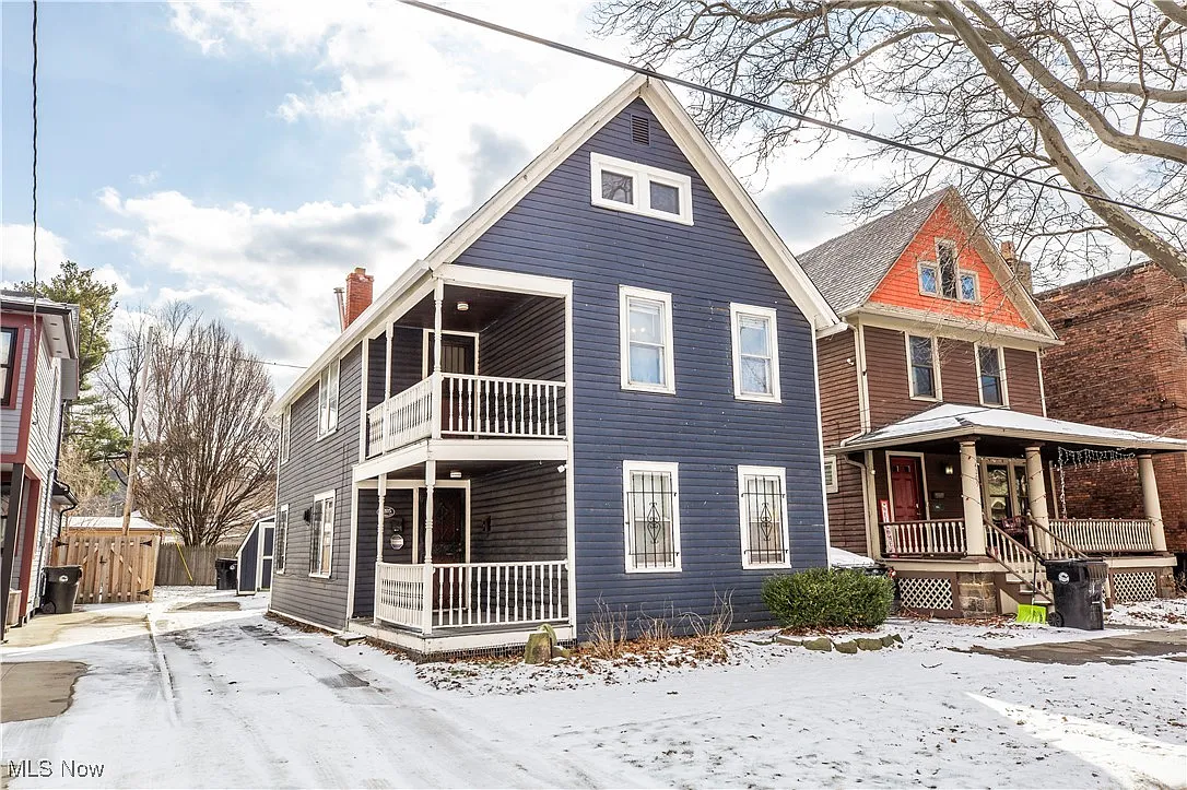 4205 Woodbine Ave photo 1