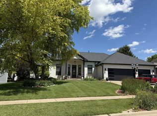 1964 Chestnut Ln, Washington, IL 61571