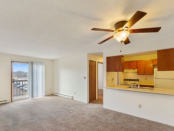 Living room/kitchen