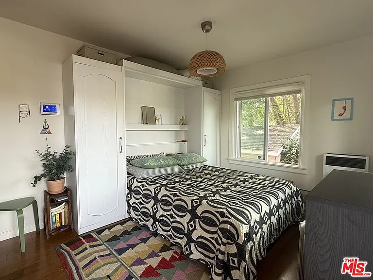 710 Stepney St — Photo 9