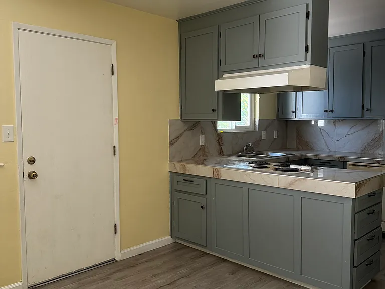 330 Sycamore Ave — Photo 9