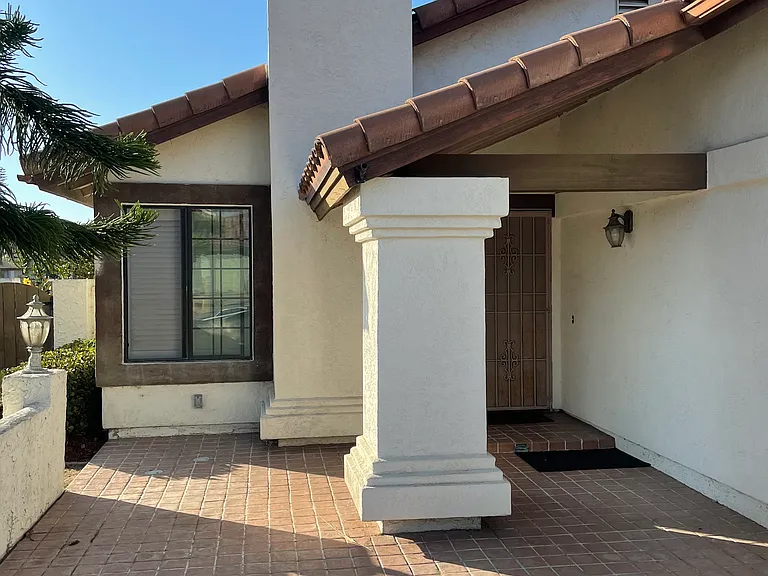 530 Lowewood Pl — Photo 2
