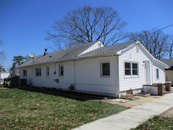 2nd image of 2416 1st Ave