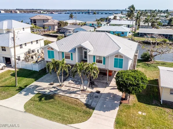 2643 Clyde St, Matlacha, FL 33993