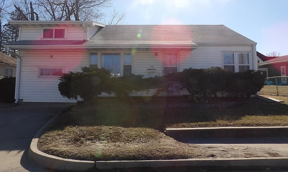 1st image of 1106 E Illinois St
