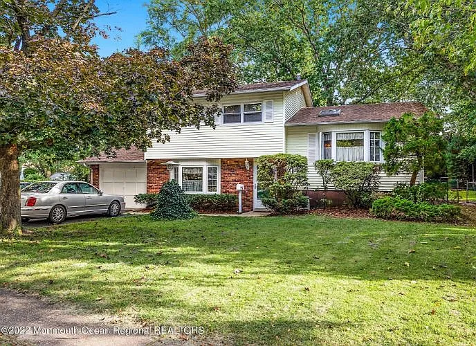 18 California Dr photo 1
