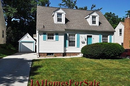 423 Gwendolyn Drive NE