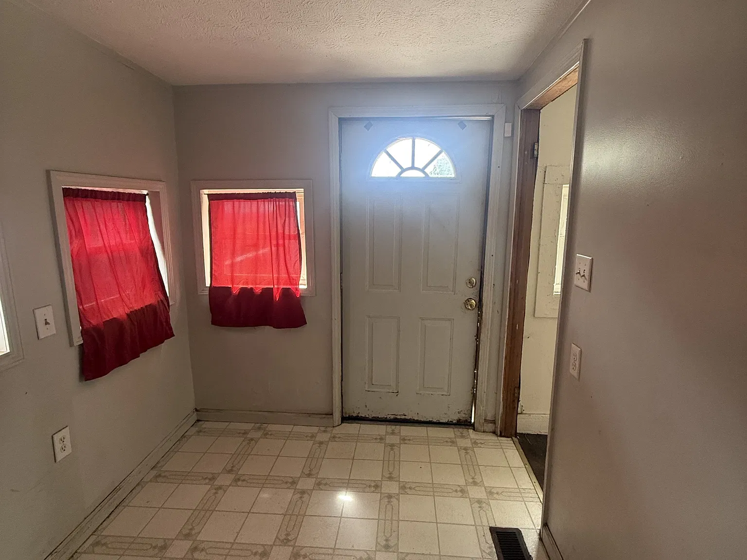 1707 East Memorial Drive - 1 — Photo 2