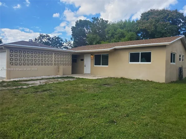 238 SW 6th St, Dania, FL 33004