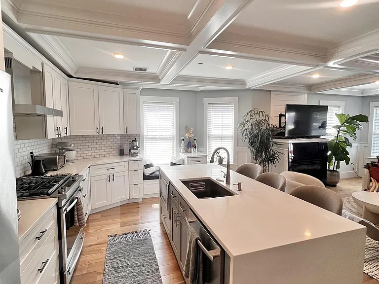 83 Conwell Ave #3 — Photo 5